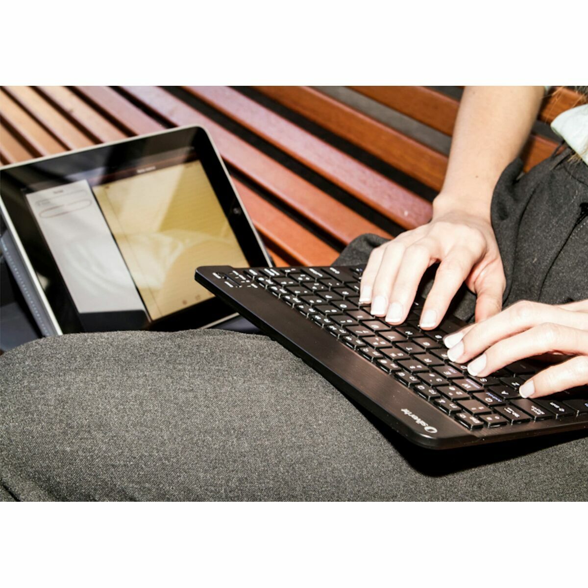 Tablet cover Silver Electronics 112004440199 Black